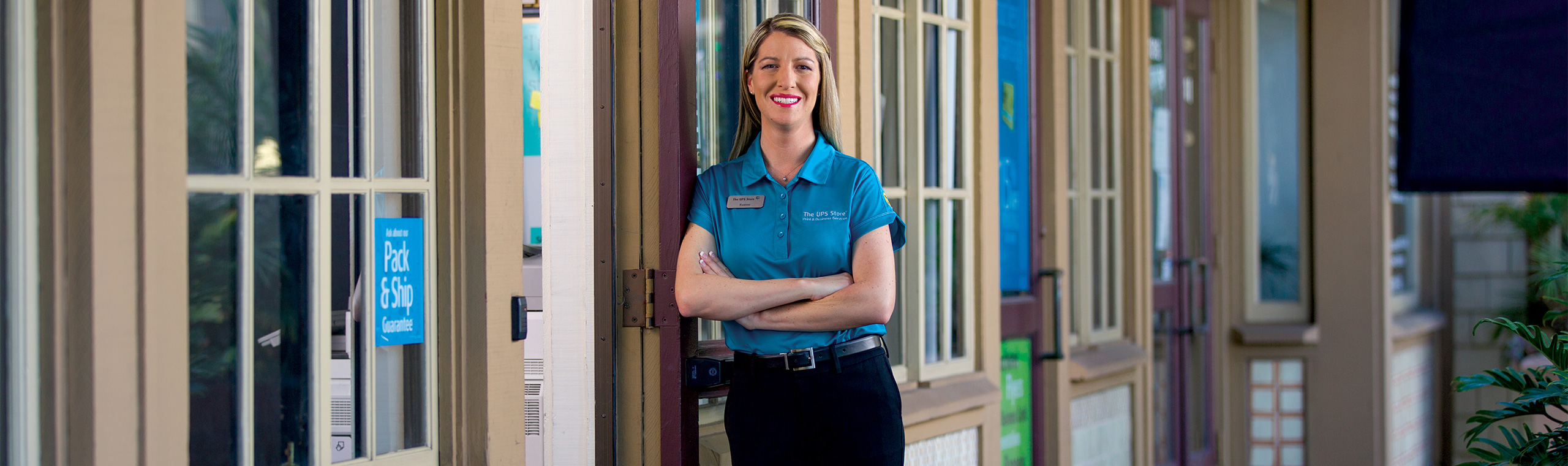 female-franchise-exterior-17572-HR-rb